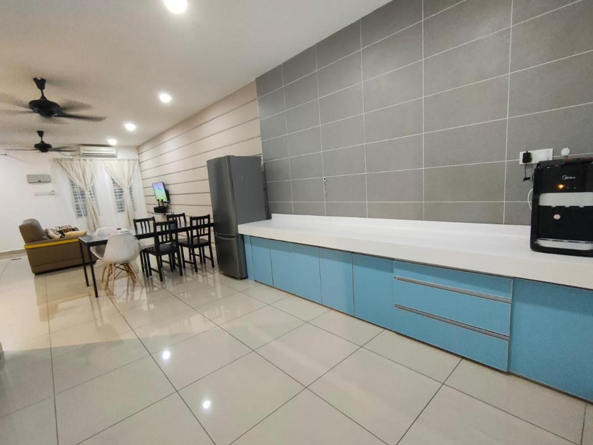Setia Home Sitiawan Ktv 12+4 Pax Eksteriør bilde